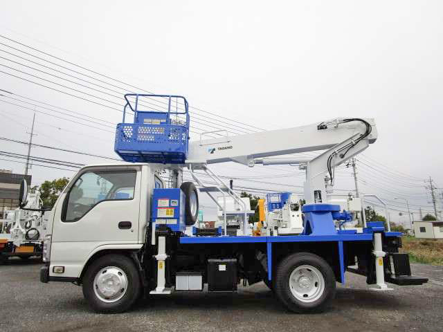 いすゞエルフ高所作業車小型（2t・3t）[写真07]