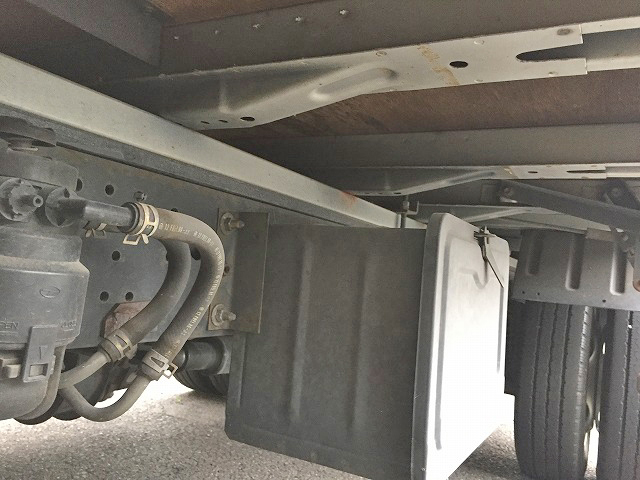 日野デュトロ幌ウイング小型（2t・3t）[写真14]