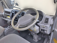 日野デュトロ幌ウイング小型（2t・3t）[写真19]