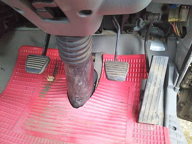 三菱ふそうキャンターガッツ平ボディ小型（2t・3t）[写真23]