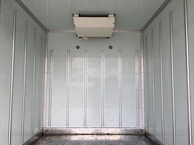 いすゞエルフ冷凍車（冷蔵車）小型（2t・3t）[写真12]