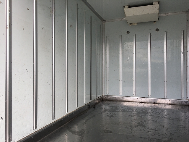 いすゞエルフ冷凍車（冷蔵車）小型（2t・3t）[写真13]