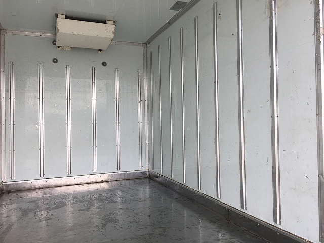 いすゞエルフ冷凍車（冷蔵車）小型（2t・3t）[写真14]