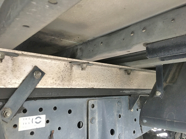 いすゞエルフ冷凍車（冷蔵車）小型（2t・3t）[写真18]