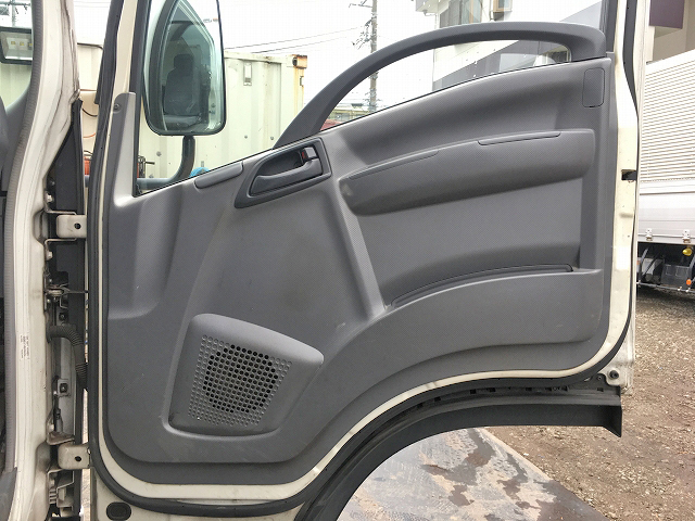 いすゞエルフ冷凍車（冷蔵車）小型（2t・3t）[写真25]