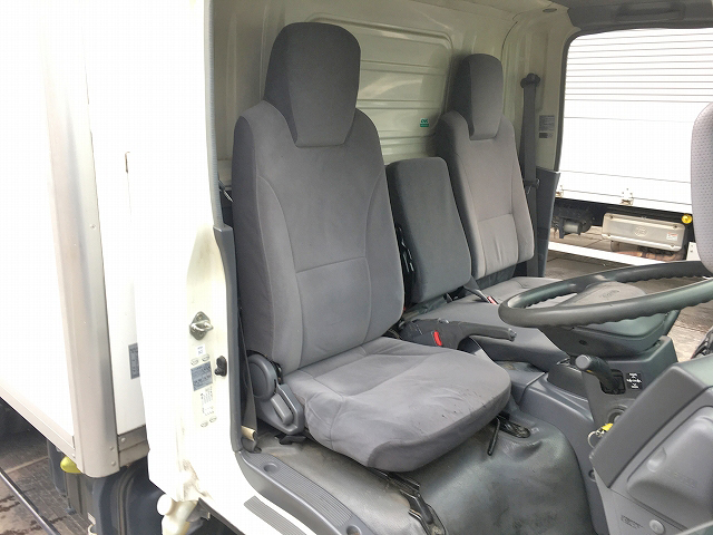 いすゞエルフ冷凍車（冷蔵車）小型（2t・3t）[写真27]