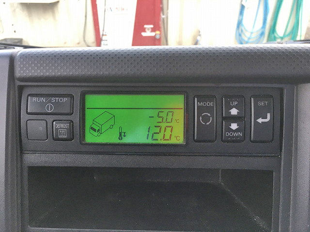 いすゞエルフ冷凍車（冷蔵車）小型（2t・3t）[写真34]