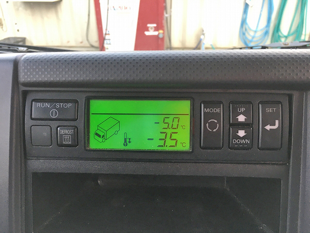 いすゞエルフ冷凍車（冷蔵車）小型（2t・3t）[写真35]