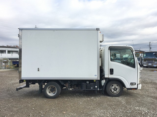 いすゞエルフ冷凍車（冷蔵車）小型（2t・3t）[写真06]