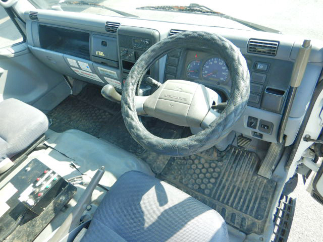 三菱ふそうキャンター散水車小型（2t・3t）[写真15]