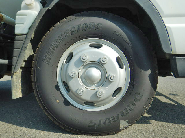 三菱ふそうキャンター散水車小型（2t・3t）[写真09]