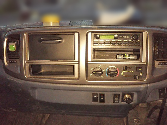 日野レンジャー平ボディ中型（4t）[写真20]