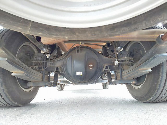 三菱ふそうキャンターガッツ平ボディ小型（2t・3t）[写真22]