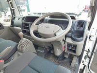 三菱ふそうキャンターガッツ平ボディ小型（2t・3t）[写真32]