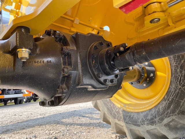 ヤンマータイヤショベル（ホイルローダー）[写真20]