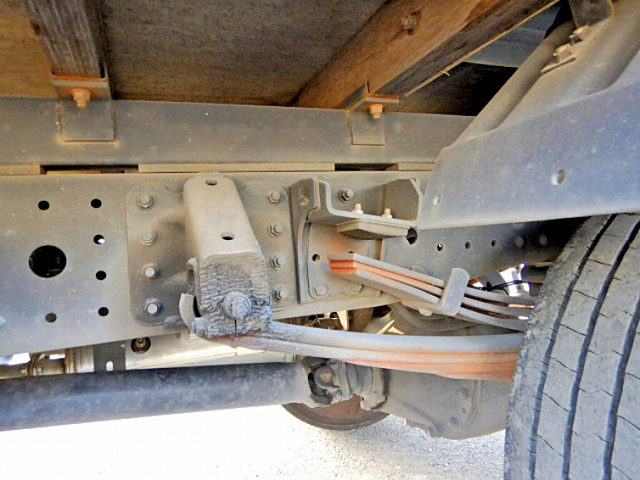 三菱ふそうキャンター平ボディ小型（2t・3t）[写真15]