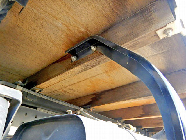 三菱ふそうキャンター平ボディ小型（2t・3t）[写真16]