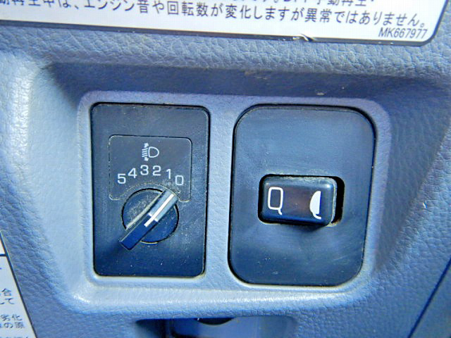 三菱ふそうキャンター平ボディ小型（2t・3t）[写真25]