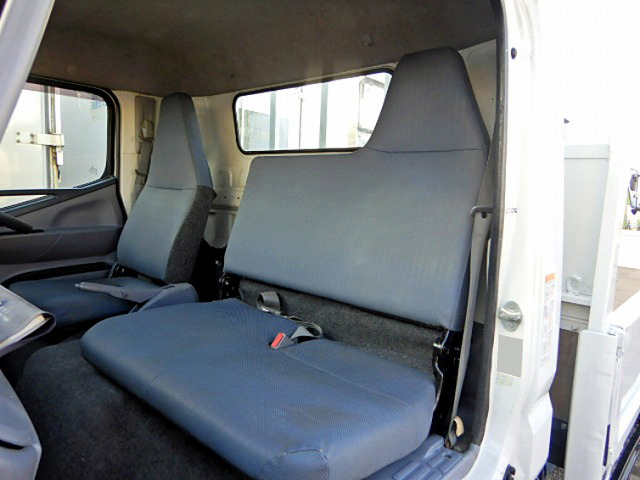 三菱ふそうキャンター平ボディ小型（2t・3t）[写真27]