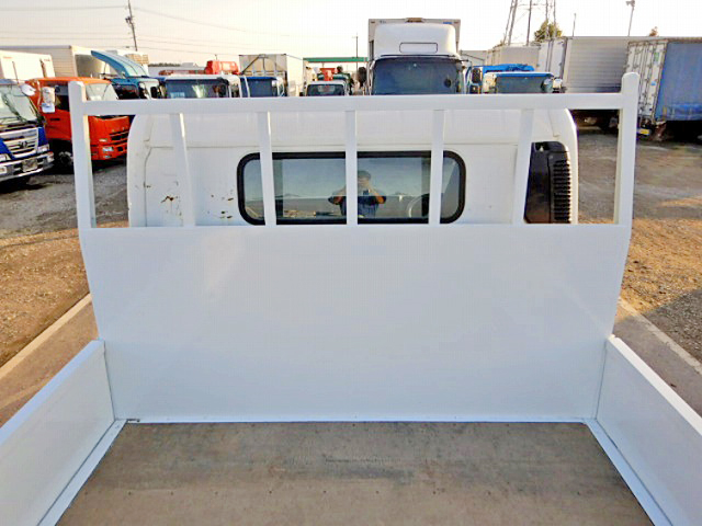 三菱ふそうキャンター平ボディ小型（2t・3t）[写真09]