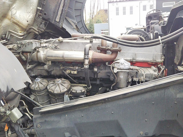 日野プロフィアトレーラーヘッド（トラクターヘッド）大型（10t）[写真24]