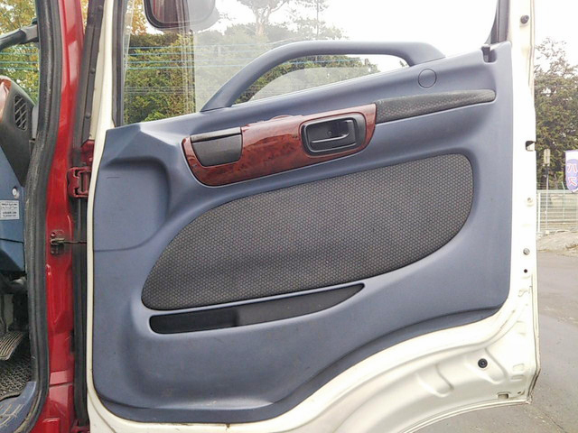 日野プロフィアトレーラーヘッド（トラクターヘッド）大型（10t）[写真27]