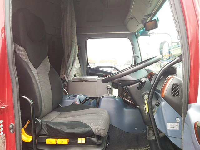 日野プロフィアトレーラーヘッド（トラクターヘッド）大型（10t）[写真28]