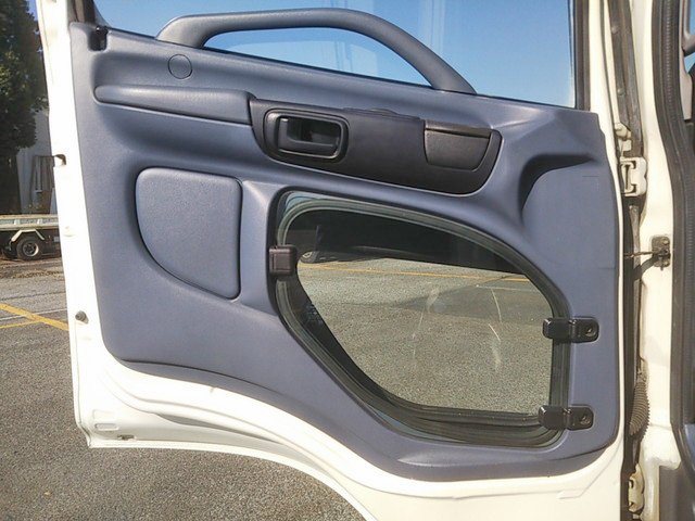 日野レンジャー冷凍車（冷蔵車）中型（4t）[写真26]