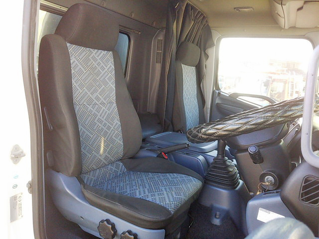 日野レンジャー冷凍車（冷蔵車）中型（4t）[写真28]