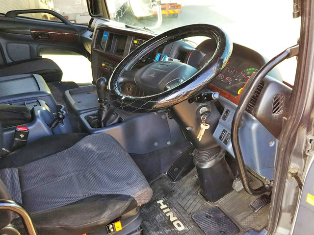 日野プロフィアダンプ大型（10t）[写真29]