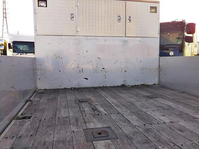 UDトラックスコンドルアルミブロック中型（4t）[写真13]