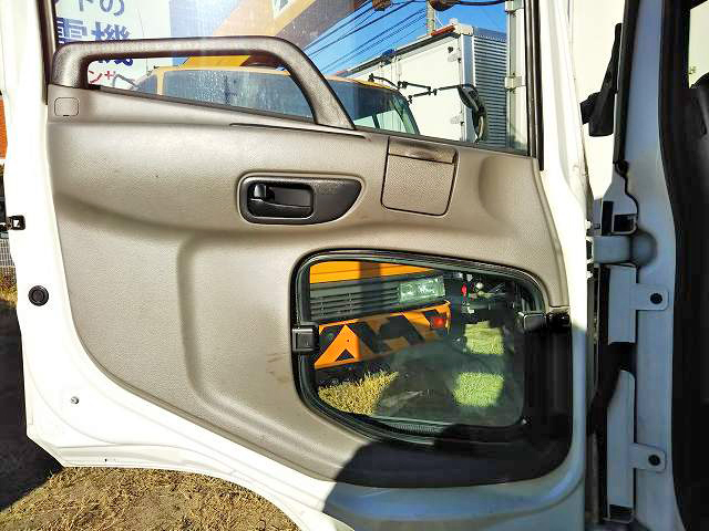 UDトラックスコンドルアルミブロック中型（4t）[写真29]