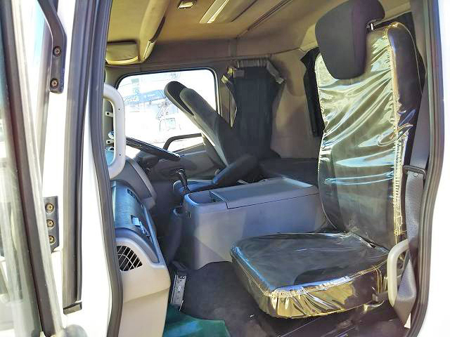 UDトラックスコンドルアルミブロック中型（4t）[写真31]