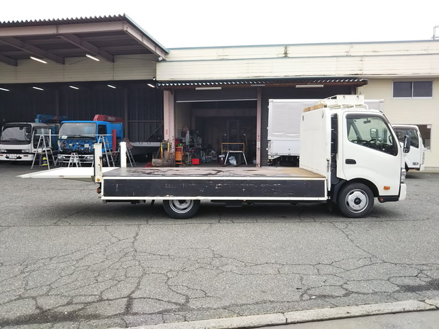 日野デュトロ平ボディ小型（2t・3t）[写真10]