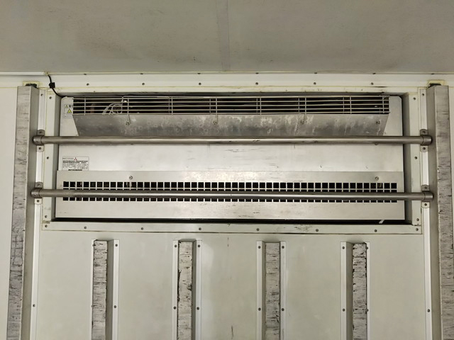 日野レンジャー冷凍車（冷蔵車）中型（4t）[写真14]