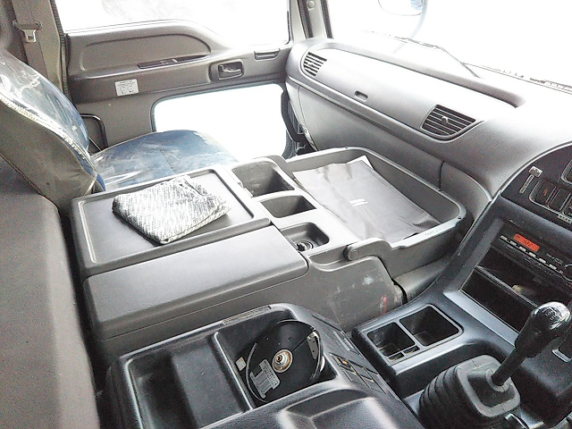 いすゞギガダンプ大型（10t）[写真20]