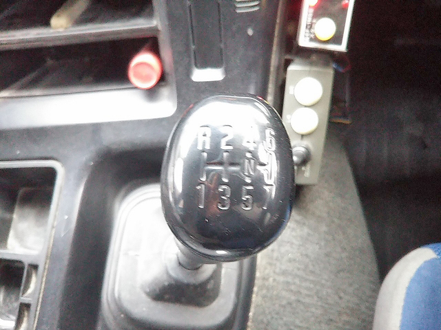 いすゞギガダンプ大型（10t）[写真28]