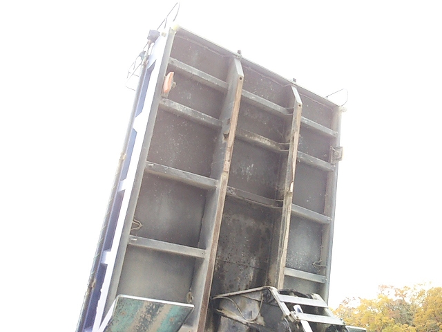 いすゞギガダンプ大型（10t）[写真08]