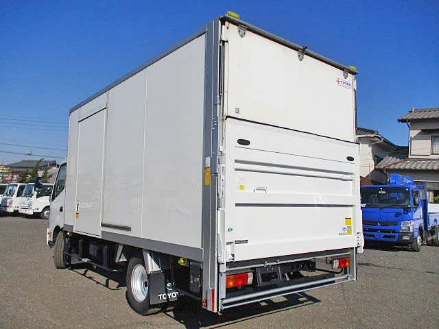 トヨタダイナパネルバン小型（2t・3t）[写真02]