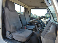 いすゞエルフ平ボディ小型（2t・3t）[写真16]