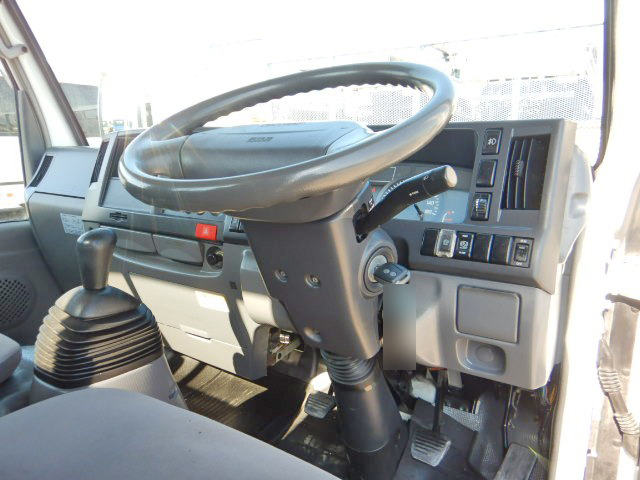 いすゞエルフ平ボディ小型（2t・3t）[写真17]