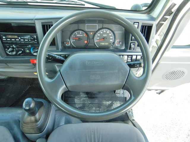 いすゞエルフ平ボディ小型（2t・3t）[写真18]