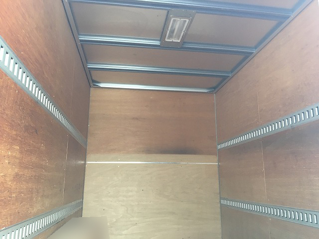 いすゞエルフアルミバン小型（2t・3t）[写真04]