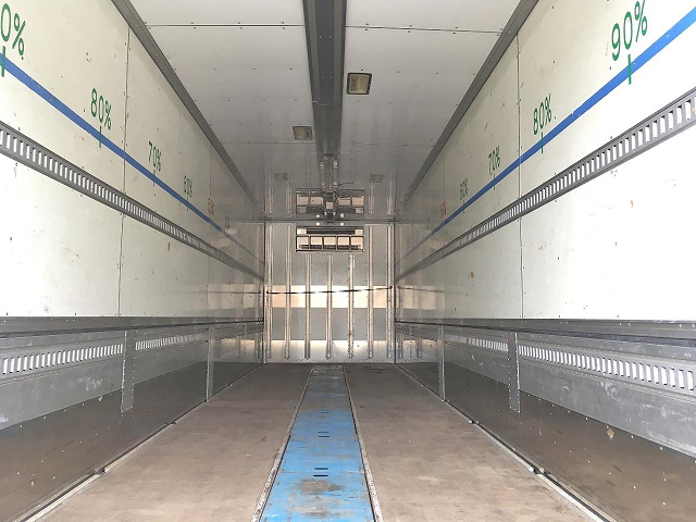 三菱ふそうスーパーグレート冷蔵冷凍ウイング大型（10t）[写真10]