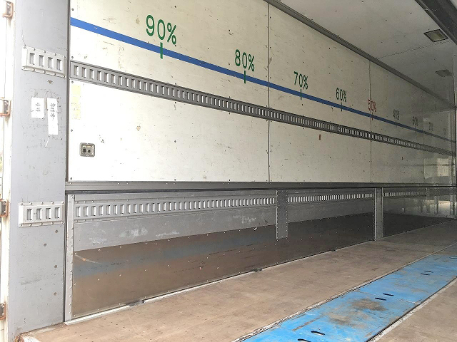 三菱ふそうスーパーグレート冷蔵冷凍ウイング大型（10t）[写真11]