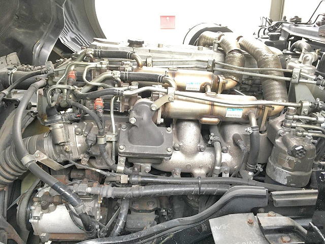 三菱ふそうスーパーグレート冷蔵冷凍ウイング大型（10t）[写真25]