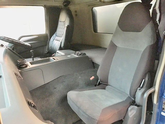 三菱ふそうスーパーグレート冷蔵冷凍ウイング大型（10t）[写真30]