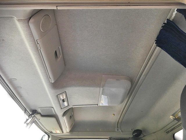 三菱ふそうスーパーグレート冷蔵冷凍ウイング大型（10t）[写真32]