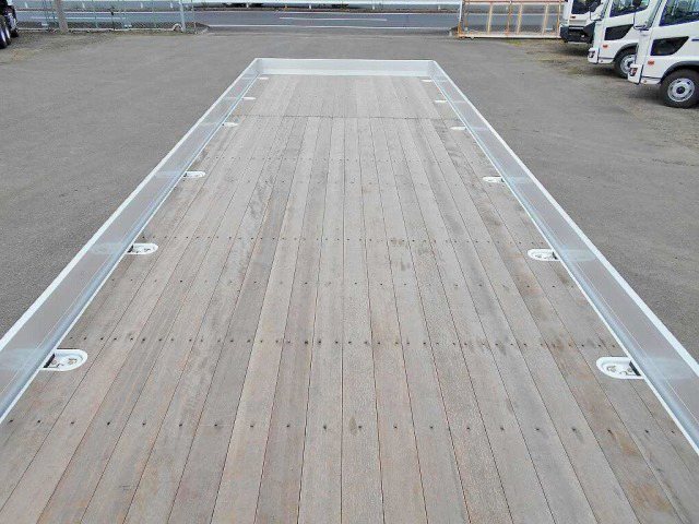 三菱ふそうスーパーグレートセルフクレーン4段大型（10t）[写真18]