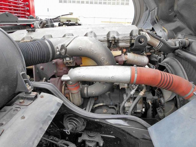 三菱ふそうスーパーグレートセルフクレーン4段大型（10t）[写真31]